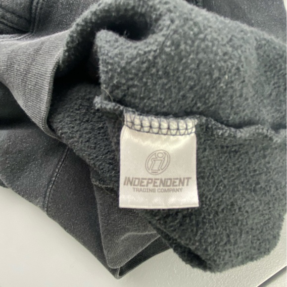 Independent Live Large - Rivaled by None Dark gray/black camo hoodie - Picture 5 of 10